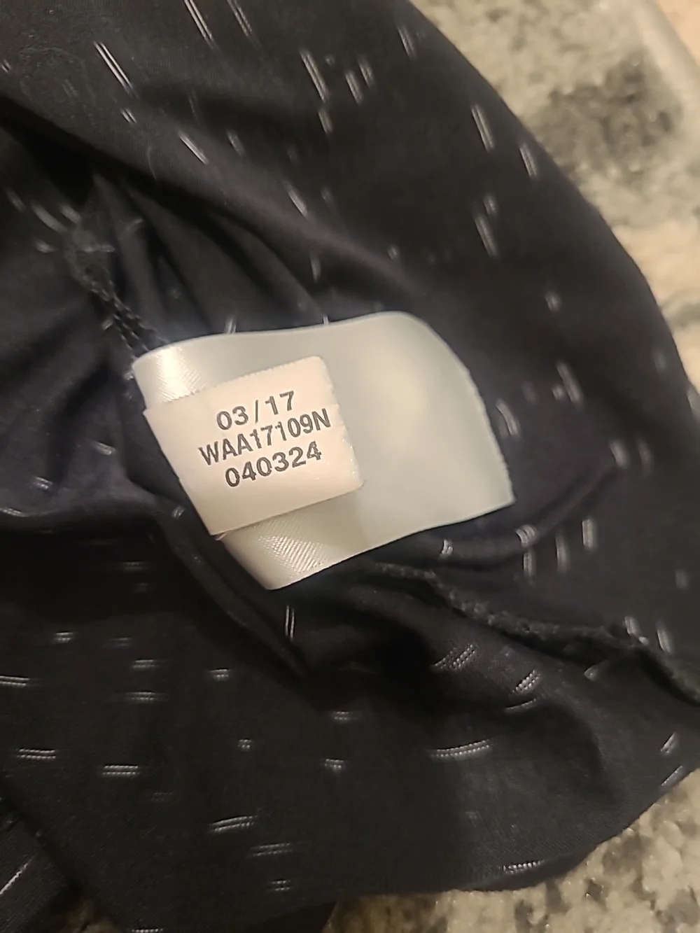 Reebok Women’s Athletic Top Size L VNeck Speckled Speedwick BLK/WhT Activewear - Picture 12 of 12